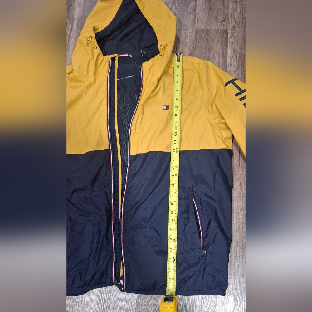 Tommy Hilfiger Yellow and Black Jacket 🚭SMOKE FREE HOME - Picture 9 of 10